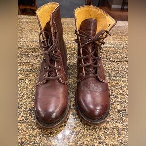 FRYE Women’s Boots size 7